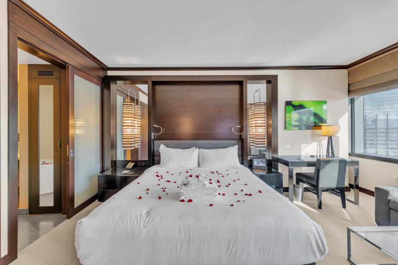 Vdara Beautiful On 22nd Flr Free Valet Parking Apart-hotel *